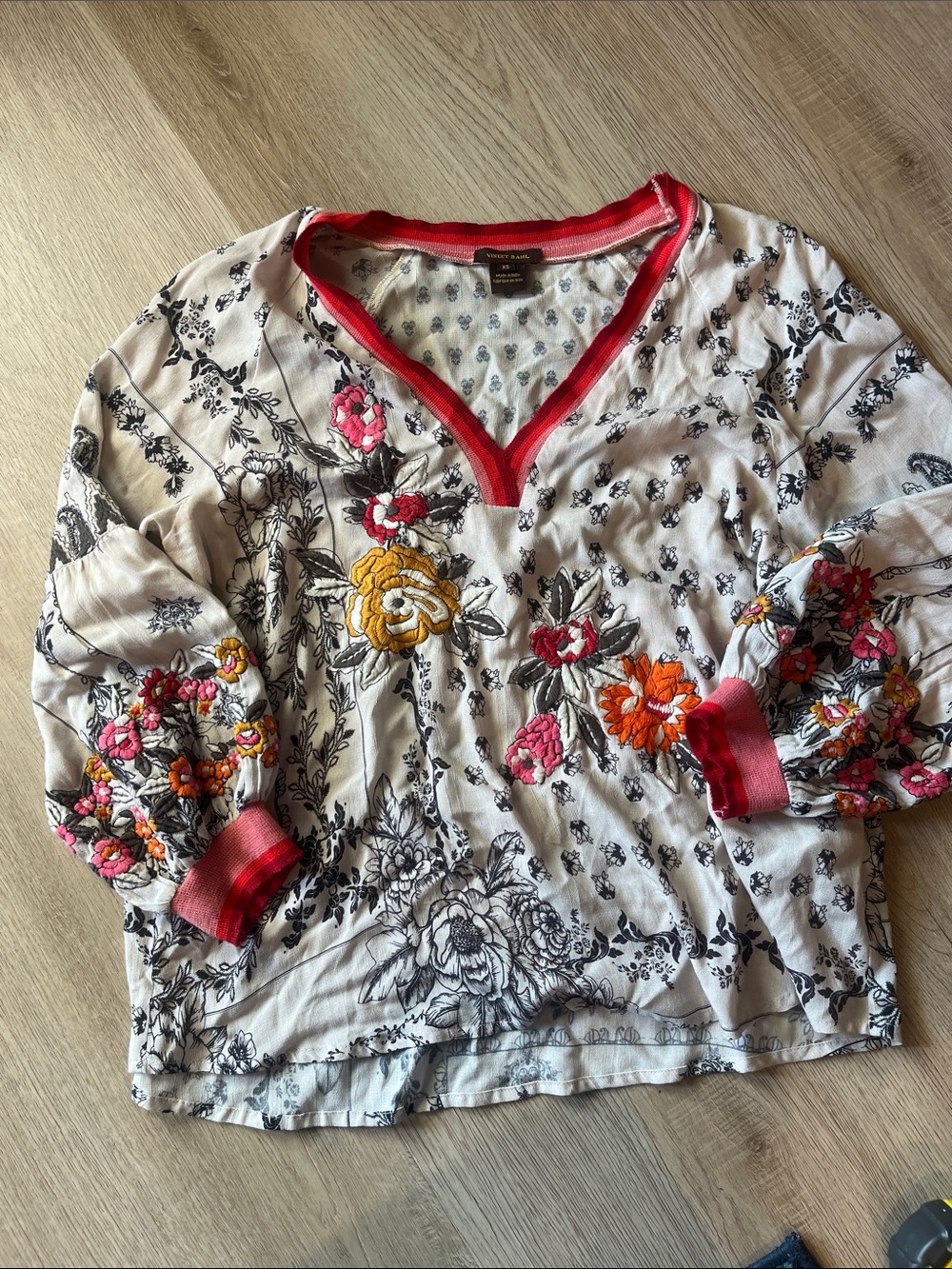 Vineet Bahl Cream Floral Embroidered V-Neck Top with Red Trim xs